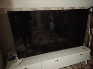 شاشة جديدة استعمال شهر مواصفات عالية 4k