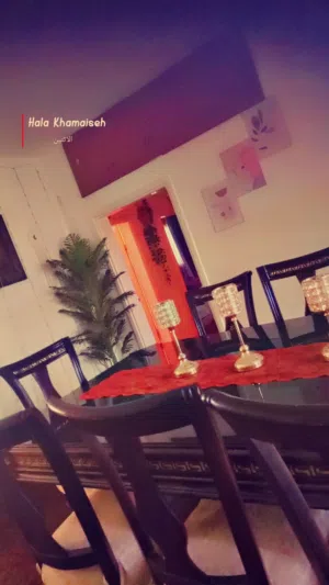 طاولة سفره للبيع بحال الوكالة 270