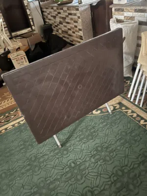 طاولة سفره متوسطه