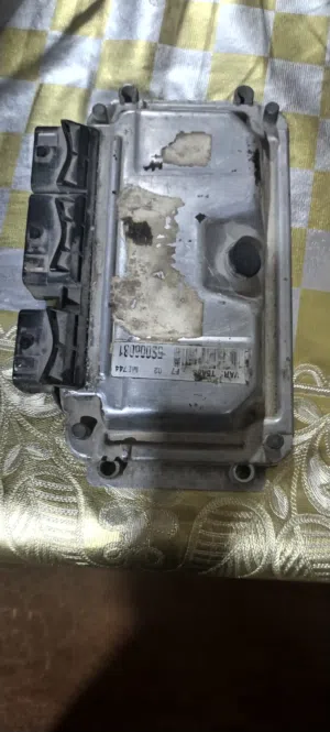 عقل محرك بيجو فرنسي 307 موديل 2005