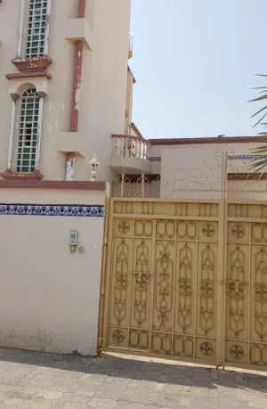 200 m2 3 Bedrooms Apartments for Rent in Muscat Al Mawaleh