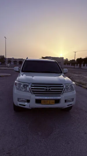 Used Toyota Land Cruiser in Muscat