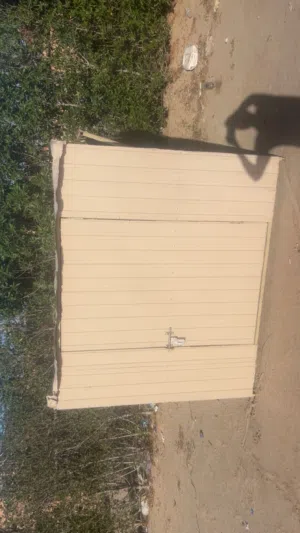 للبيع بيت جلب