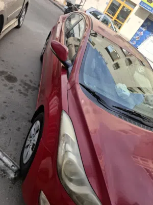 hyundai elantra 1.8 model 2012