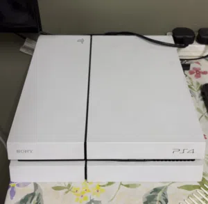 Ps4 500gb White with 2 controllers for sale