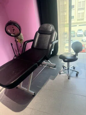 Salon furniture for sell 50% discount   بيع أثاث ومعدات الصالون بخصم 50٪