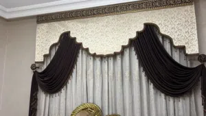 برداية ثقيلة مع ديكور خشب