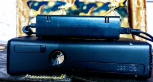 اكس بوكس 360 مع شغاله 100/100  بس 270 شيكل