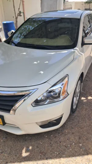 نيسان صالون التيما للبيع