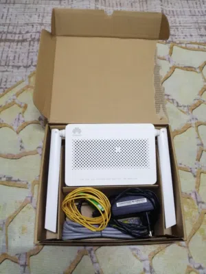 راوتر HUAWEI هواوي 5G مع كامل اغراضه بالكرتونه استعمال خفيف جدا بحالة ممتازة شبه جديد