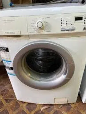 غسالة بحالة ممتازة 7 كيلو