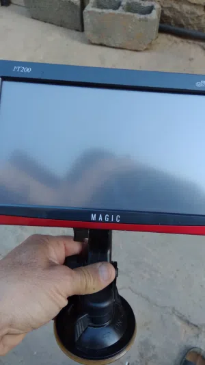 شاشة سيارة بالتجريب