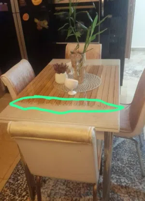 بيع طاوله اكل باربع كراسي استعمال نظيف