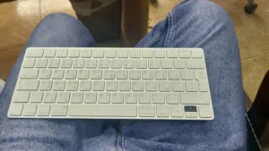 كيبورد I mac ماجيك بحالة الوكالة عربي  إنجليزي يرجى قراءة التفاصيل