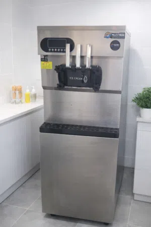 ice creem machine ماكينه  بوظه  للبيع بحاله الجديد