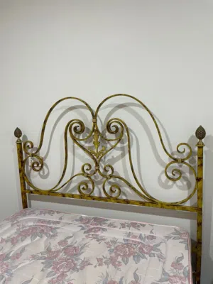 سرير نفر ونص مع الدوشك Small Double bed with bed