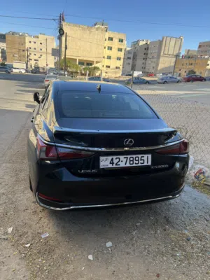 LEXUS ES 2019