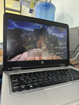 لاب توب hp اي 5 الجيل السابع رام 8 و 256 قيقا جهاز نظيف ربي يبارك يبي بطاريه بس