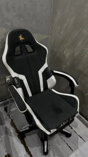 طاولة قيمنق من شركة Gaming Chair