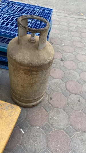 طباخة كاملة للبيع السعر 55 ريال المكان سوق الخوض التجاري