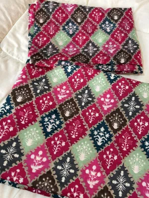 طقم قماش حرير ناعم مع الشيله ويل متوفرات بأقل سعر