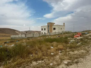 قطعة أرض سكنية استثمارية في موقع مميز على شارع عمان التنموي (ال 100)
