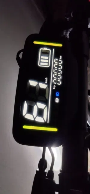 اسكوتر كروني السعر 950 قابل للتفاوض استعمال نظيف جداً