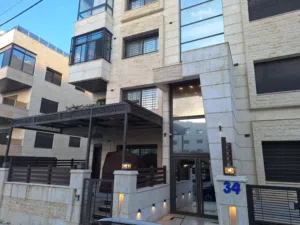 شقة مميزة جدا في أرقى شوارع ضاحية الرشيد