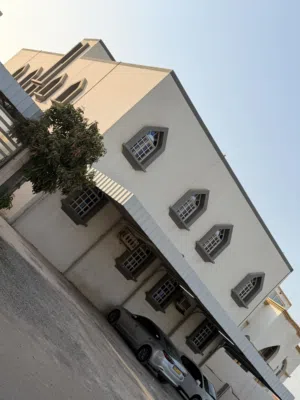 2 Floors . 400 m2 . Landlord2