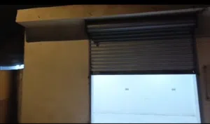 محل لايجار في القبلة – أربعة آلاف مساحته 4×6  يحتوي على سقف ثانوي و أرضية سيراميك