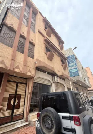 مبناء ساكني وتجاري في الرويسات