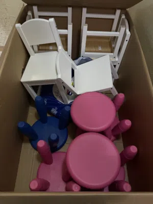 كراسي أطفال بلاستيك و خشب بحالة ممتازة , kids chairs wood and plastic in good condition