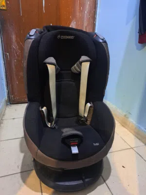 Maxi brand car seat for children in excellent condition. goood