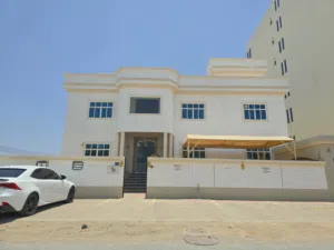 مكتب للايجار الموالح شارع الموج/Office for rent in Al Mawaleh, Al Mouj Street