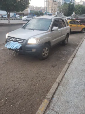 سبورتاج نضيف عرطه للبيع او للبدل بسياره اخرى مستعجل