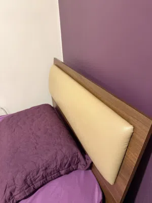 غرفة نوم شباب (تخت مفرد وكومودينة ومكتب) للبيع