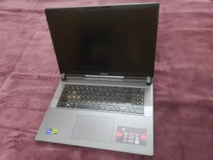 MSI Vector 17 hx RTX 4080, Core i9 14900hx 5.6ghz 24core, 24 gb ram, 1tb ssd 240hz QHD LCD