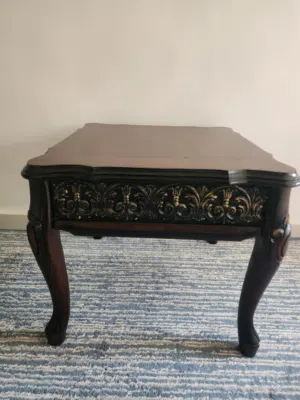 طاولات غرفة ضيوف