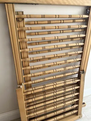 للبيع سرير اطفال من ايكيا