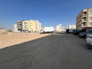 ارض سنكي تجاري تصريح ارضي وثلاث طوابق مساحة 2730 قدم