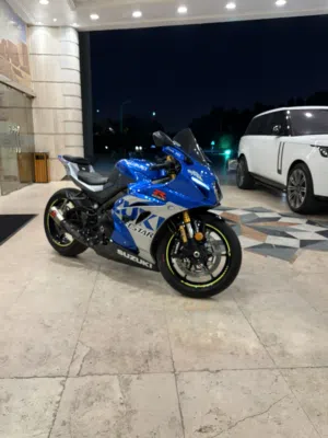 للبيع سوزوكي 1000RR نظيفه جدآ ومابتحصل مثل نظافتها