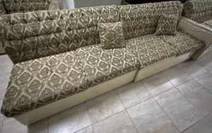 طقم كنب مجلس عربي نظيف بحالة ممتازة – استعمال خفيف