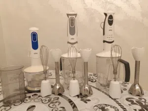 مكسور وخلاط ·