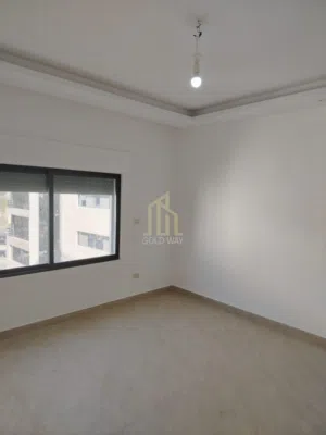 شقة مميزه للبيع شبه أرضي 200م في أرقى مناطق الدوار الرابع / ref 1041