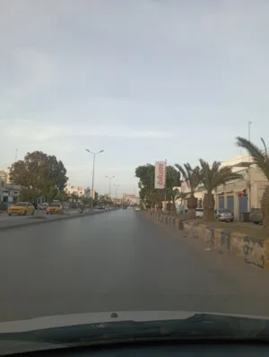 عقار تجاري  في موقع ممتاز.. على رئيسي السبعة.. للبيع.. اقرأ الإعلان اكويس