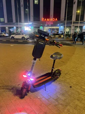 Scooter for sale range 30 km  سكوتر بحالة جيدة يمشي في الشحنة الواحدة 30km