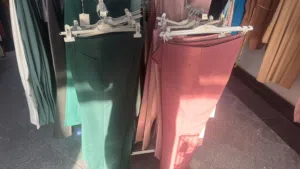 ملابس نسائية وأطفال