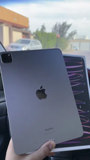 Apple iPad pro 4 128 GB in Tripoli