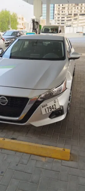 Best buy in Abudhabi! Nissan Altima S 2020 4 cylinder excellent full service and repair run & drive