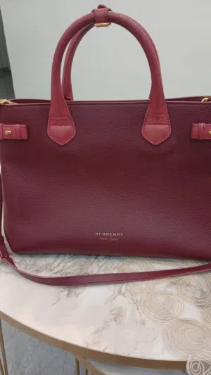 Burgundy Burberry for sale  in Al Ahmadi